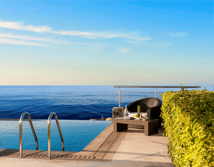 Rοyal Blue Resort