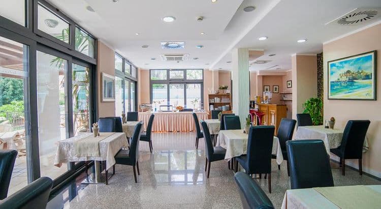 Petrovac Hotel