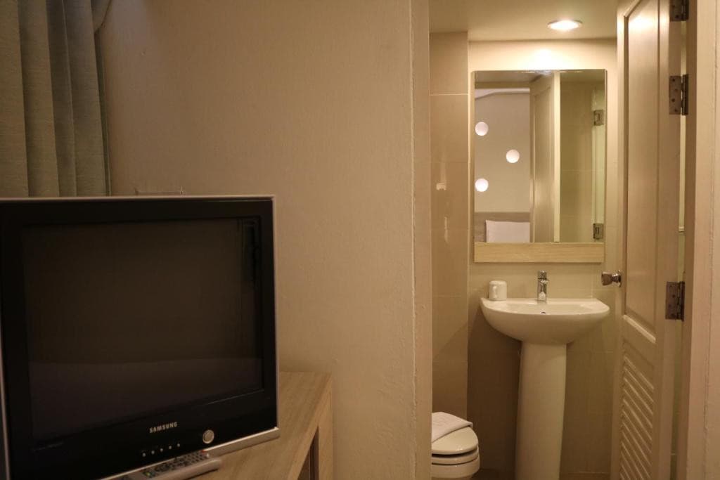 Sunshine Hotel & Residences