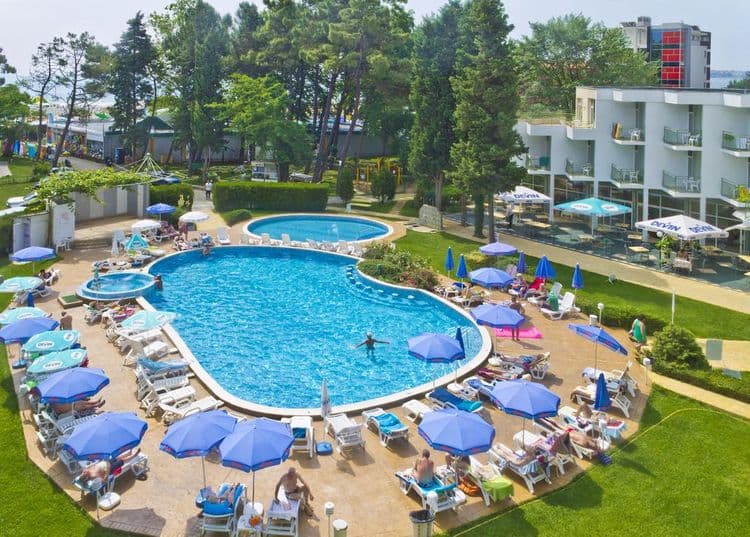 Avliga Beach Hotel