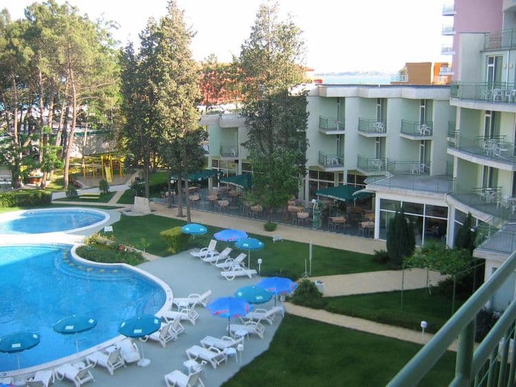 Avliga Beach Hotel