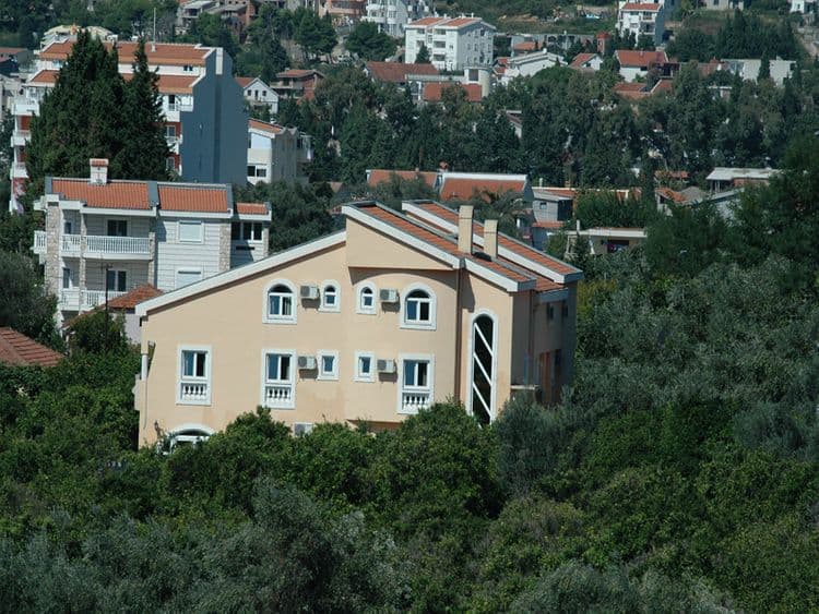 Pharos Hotel