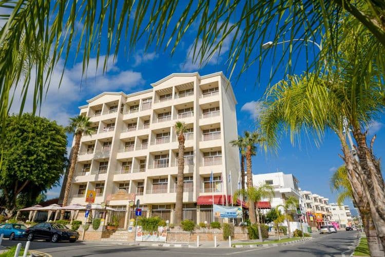 Estella Hotel & Apts