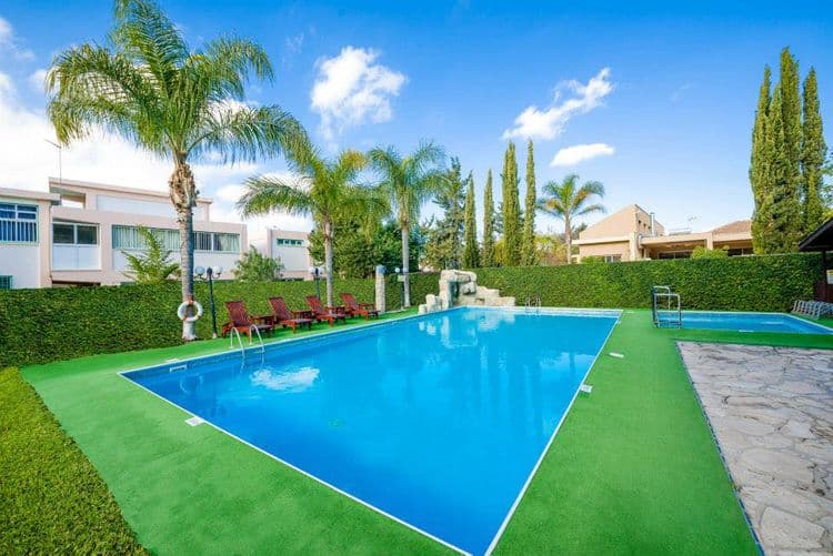 Estella Hotel & Apts
