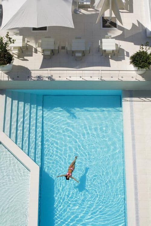 Belroy Hotel