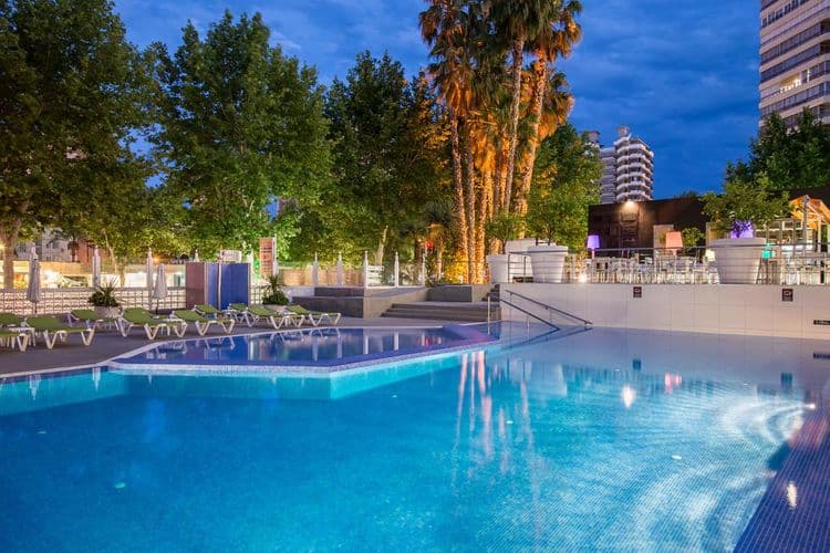 Belroy Hotel
