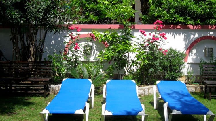 Nicolas-Elena Villa