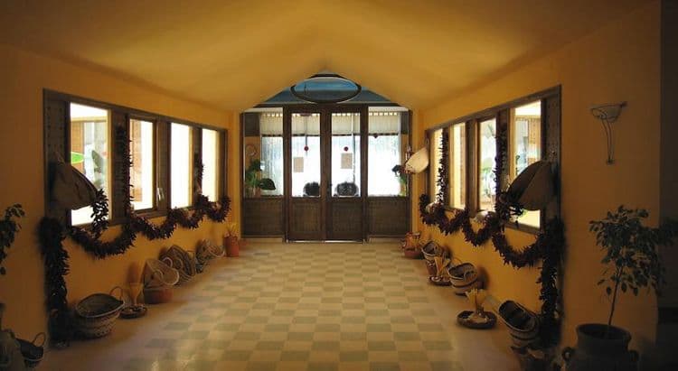 African Queen Hotel