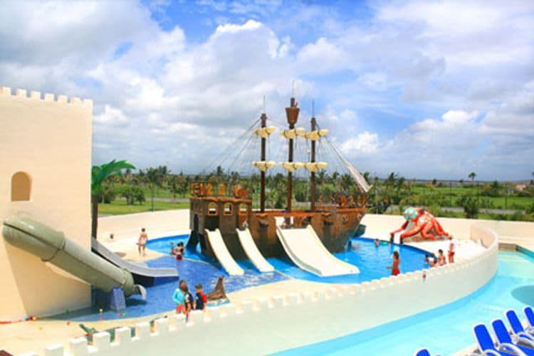 Seadust Cancun Family Resort