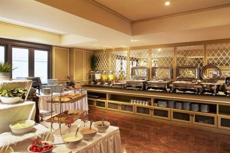 LA PETITE SALIL SUKHUMVIT 11