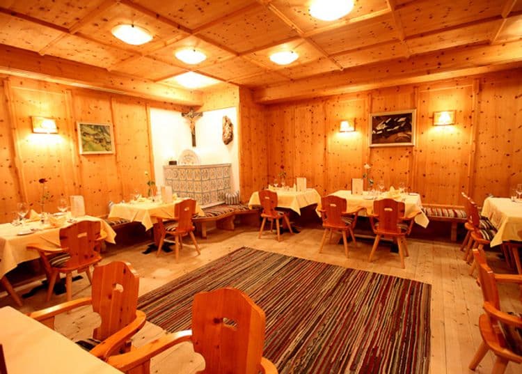 Yscla Hotel