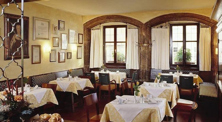 Weisses Kreuz Hotel