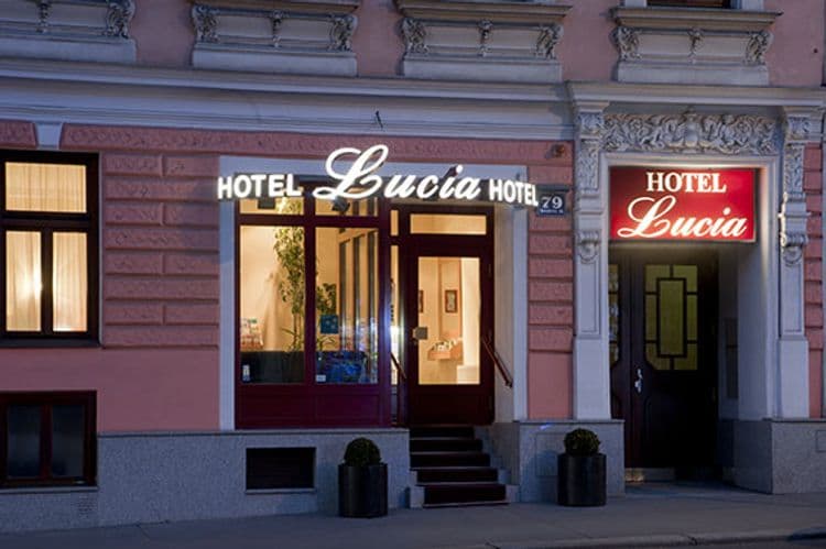 Lucia Hotel