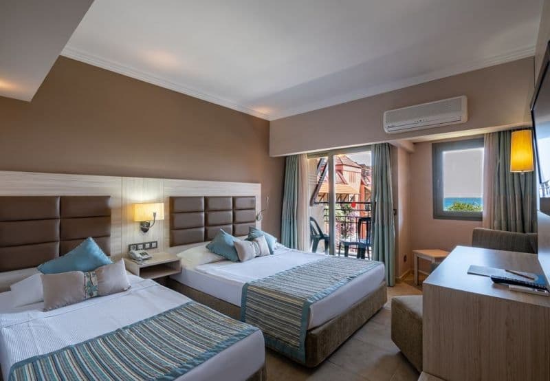 Palmeras Beach Hotel