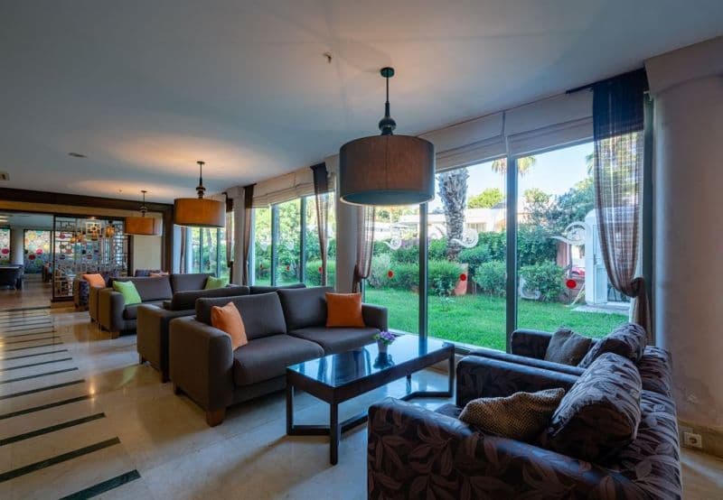 Palmeras Beach Hotel