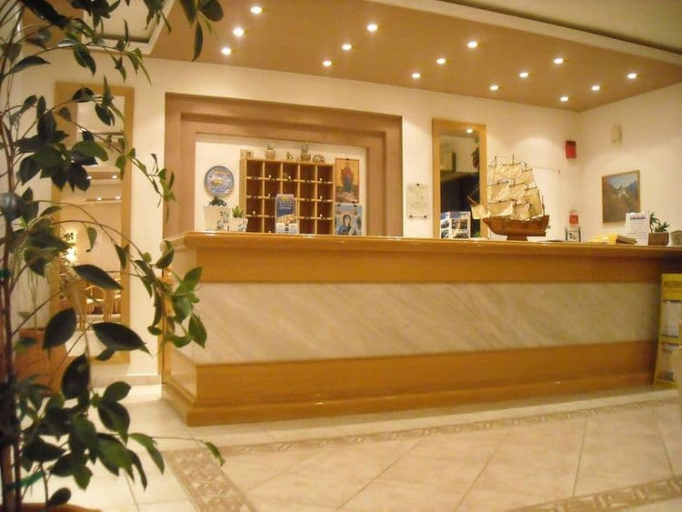 Iris Hotel