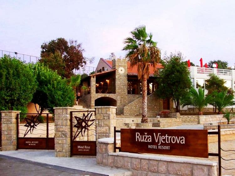Ruza Vjetrova Hotel Resort
