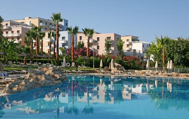 St. George Gardens Hotel Suites