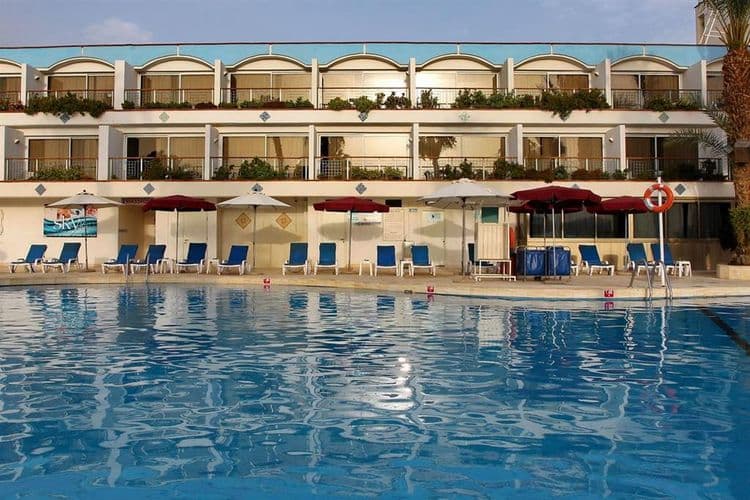 Americana Hotel