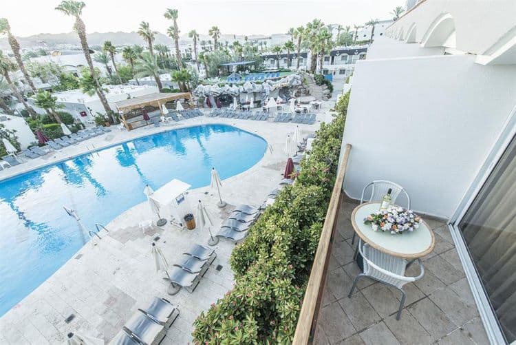 Americana Hotel