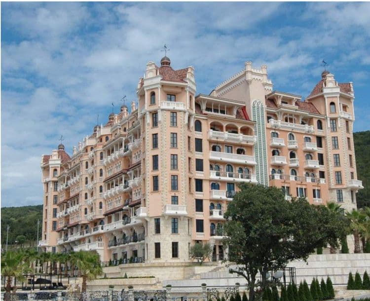 Royal Castle Hotel & Spa