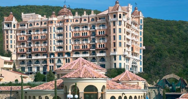 Royal Castle Hotel & Spa