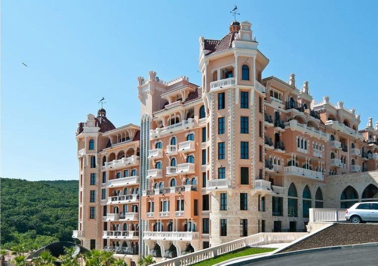 Royal Castle Hotel & Spa