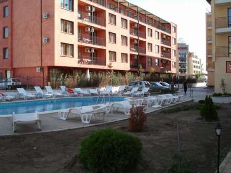Rose Village Aparthotel