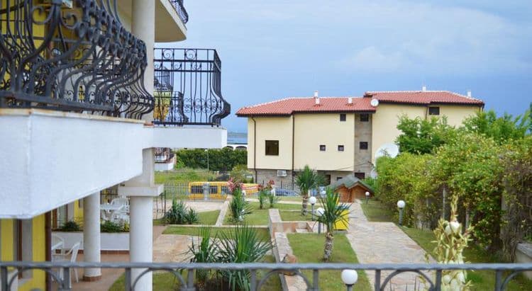 Green Hills Hotel