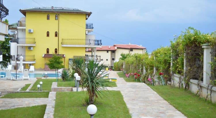 Green Hills Hotel