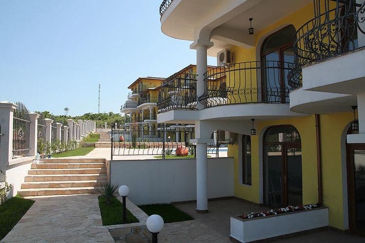 Green Hills Hotel