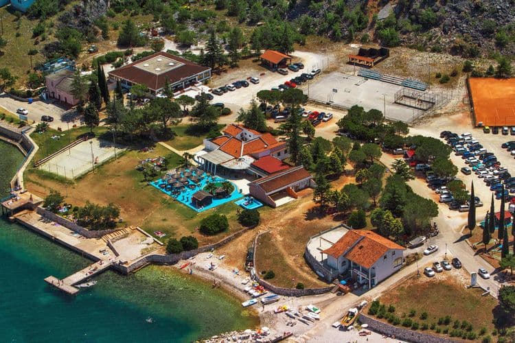Kanegra Apartments