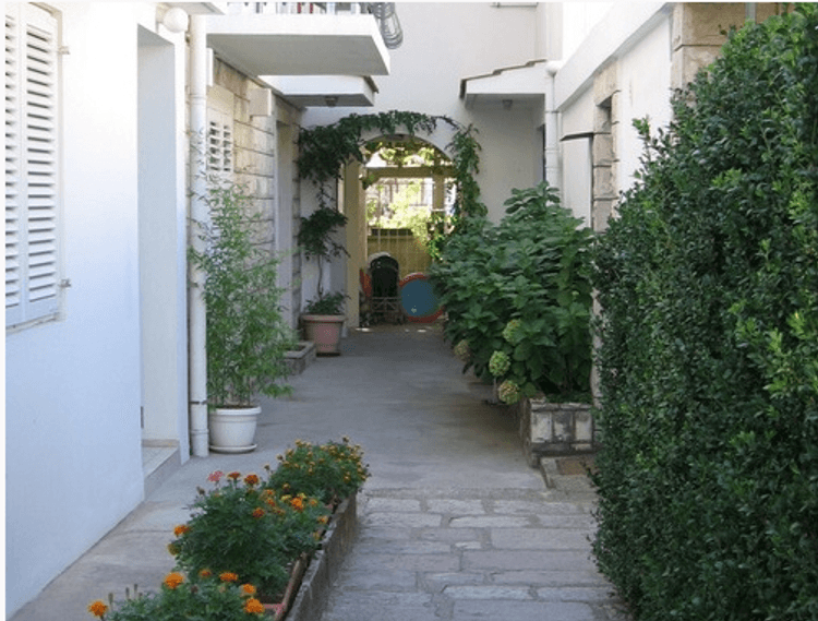 Bonaca Apartments