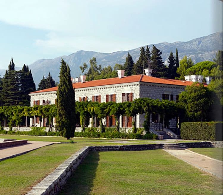 Aman Sveti Stefan Island