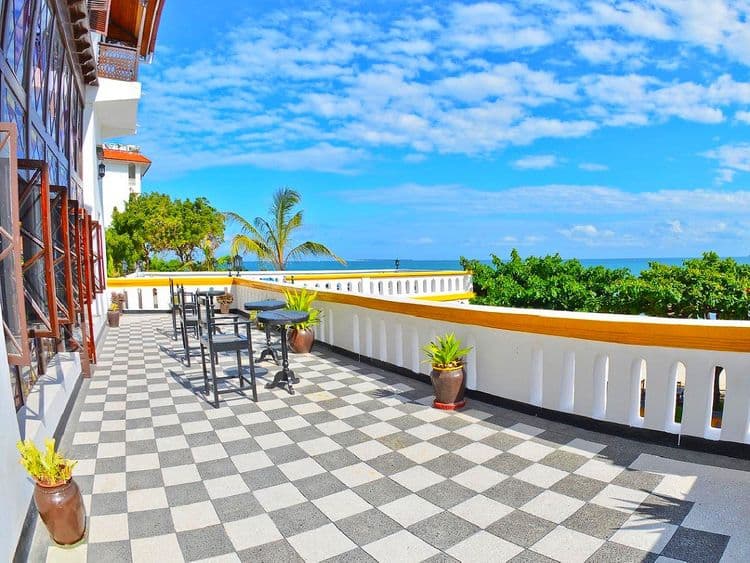 Tembo House Hotel & Apartments