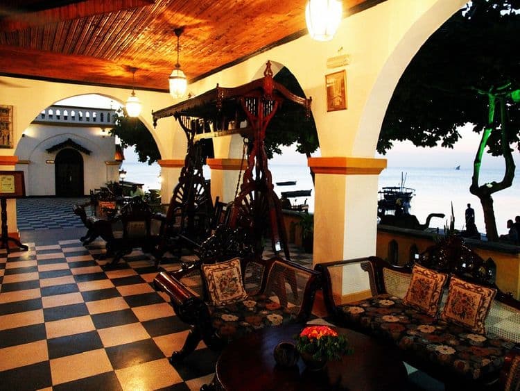 Tembo House Hotel & Apartments