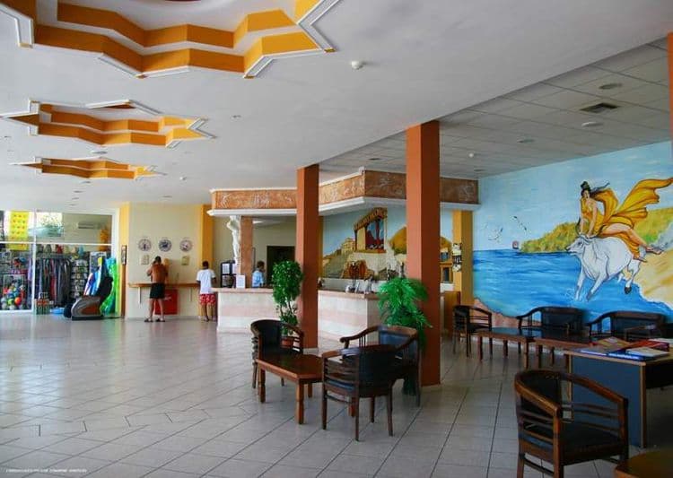 Aqua Sun Village & Water Park