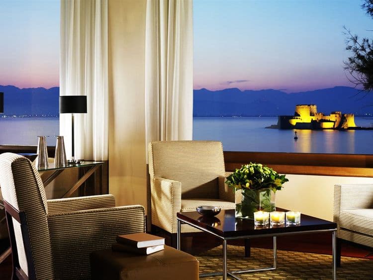 Amphitryon Hotel