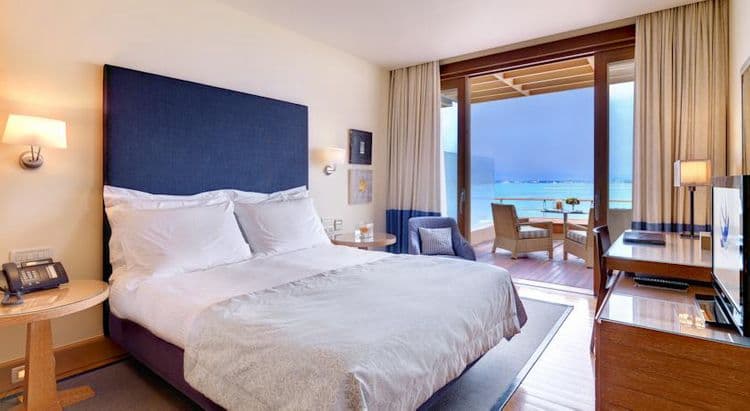 Amphitryon Hotel