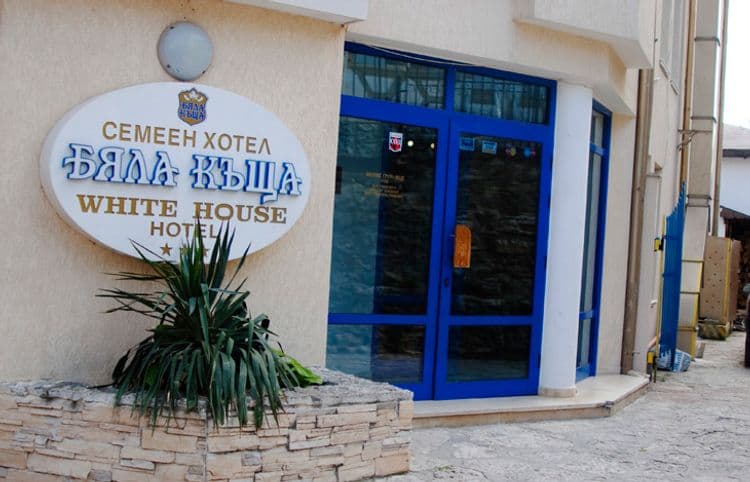 White House Family Hotel