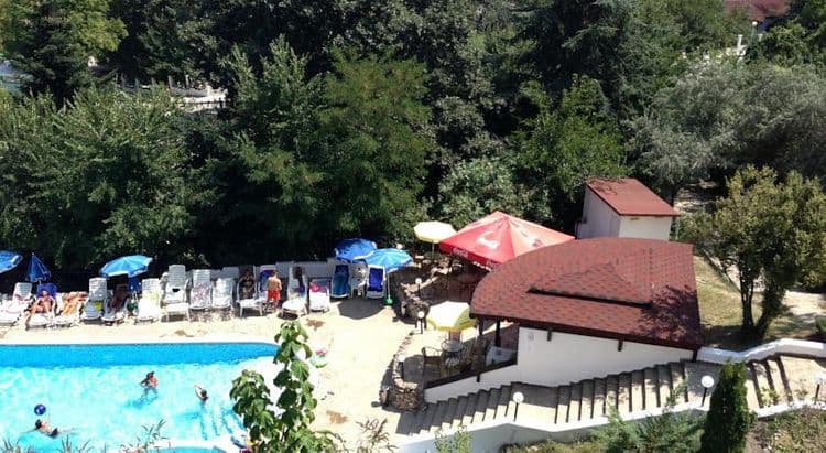 Vezhen Hotel