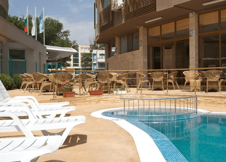 Sea Breeze Hotel