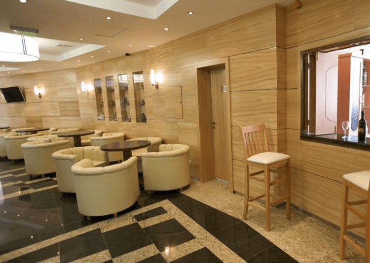 Sea Breeze Hotel