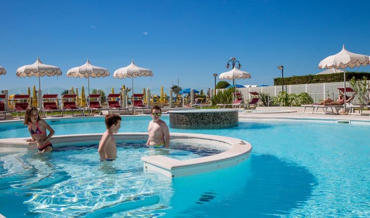 Baia del Mar Suite Hotel