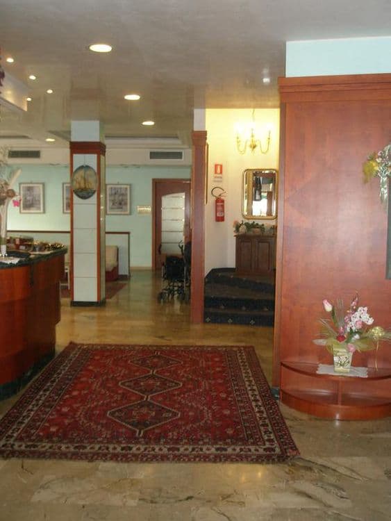 American Hotel