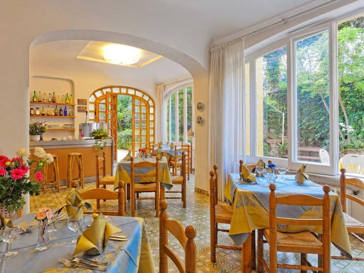 Cleopatra Hotel
