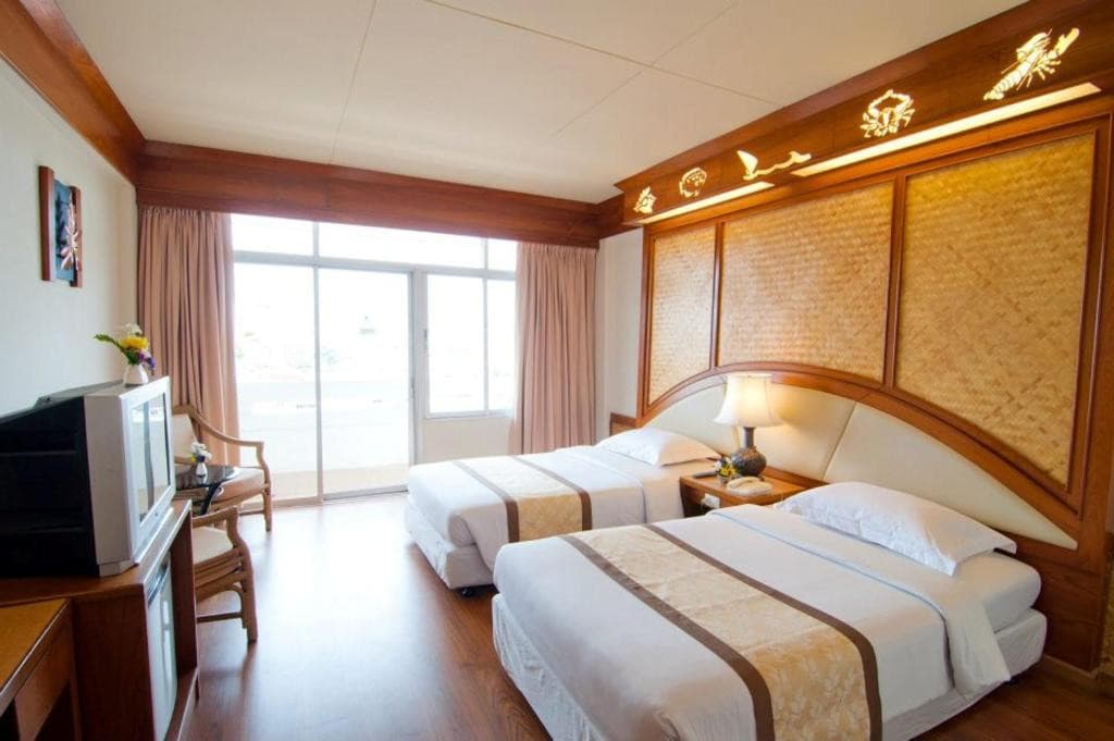 Golden Beach Hotel