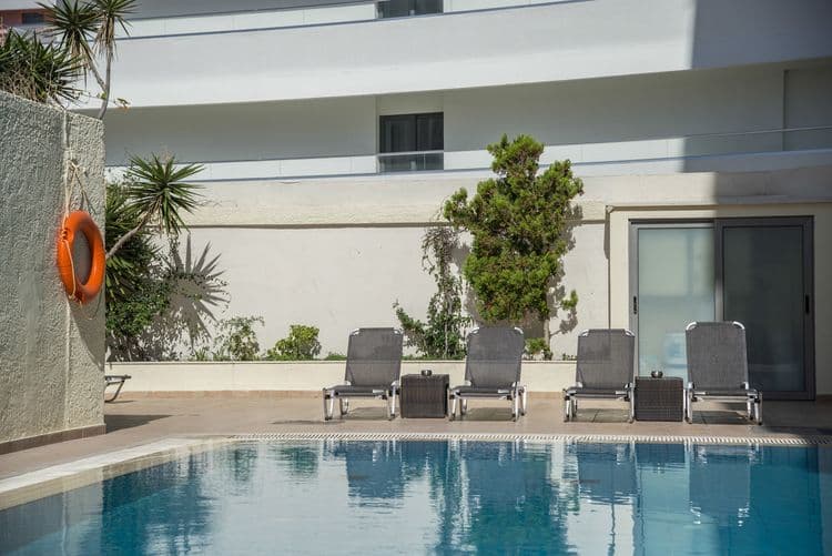 Manousos City Hotel