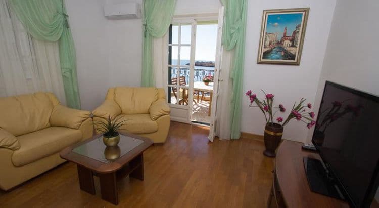 Montesan Apartments