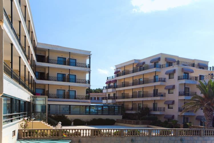 Ramada Attica Riviera